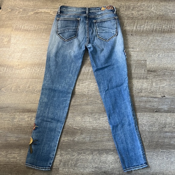 Driftwood Marilyn Boho Embroidered Floral Medium Wash Jeans Size 26 - Picture 6 of 6